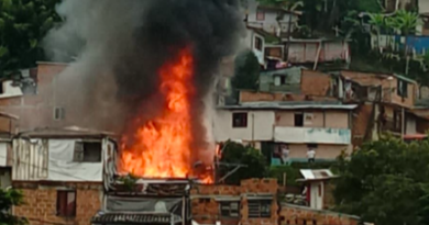 Incendio en Villasantana destruyó 3 viviendas