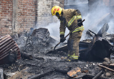 Incendio consume cuatro viviendas en Puerto Caldas, no hubo víctimas