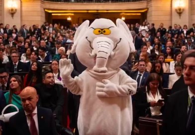 Luis Carlos Rua, «El Elefante Blanco» tomó posesión como senador de la República