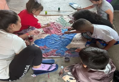 Comunidad educativa de la UTP lidera jornadas lúdicas para apoyar la salud emocional de niños damnificados