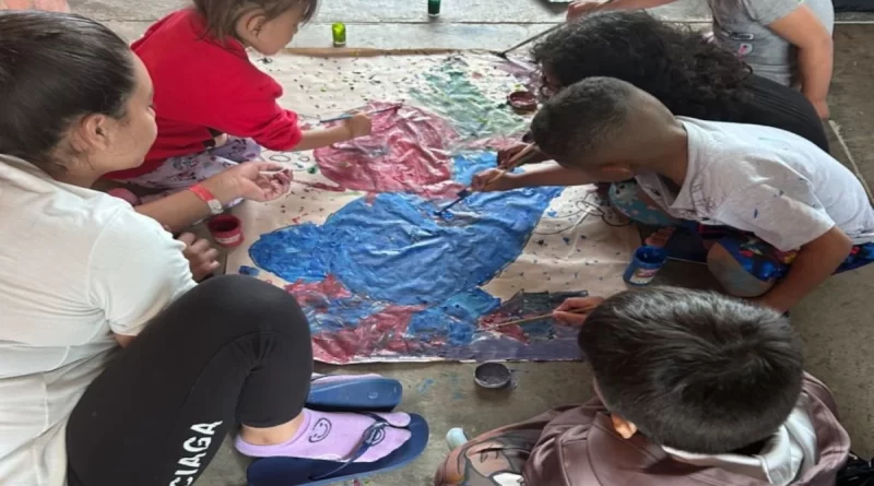 Comunidad educativa de la UTP lidera jornadas lúdicas para apoyar la salud emocional de niños damnificados