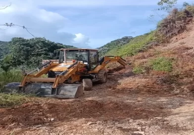 Gobernación de Risaralda habilita tres nuevos frentes de maquinaria para recuperar vías rurales ante la próxima cosecha cafetera