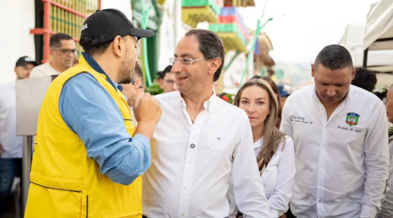 Gobernador de Risaralda y Gobierno Nacional ponen en marcha la ruta de reconstrucción en Apía tras el sismo