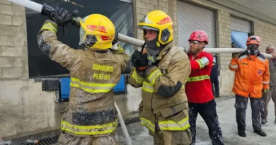 Los Bomberos Oficiales de Pereira vienen realizando plantones para exigir garantías laborales